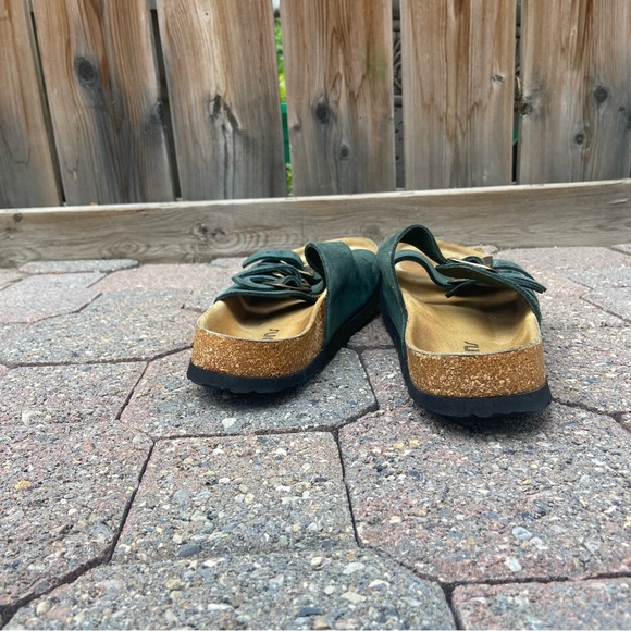 Walk with ransons  women green buckle front cork screw sandals. Size 7.5. Used. - Picture 4 of 10